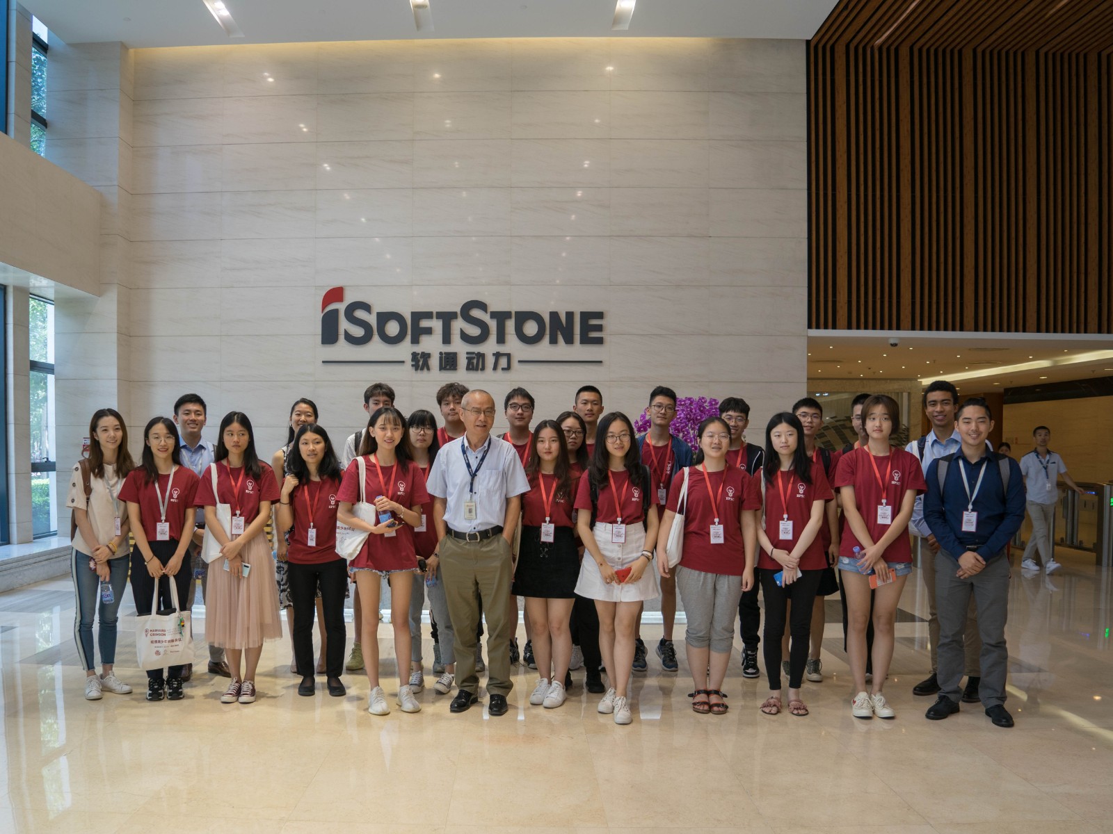 99499威尼斯动力牵手哈佛深红报 开启一场与未来商业首脑的数字对话